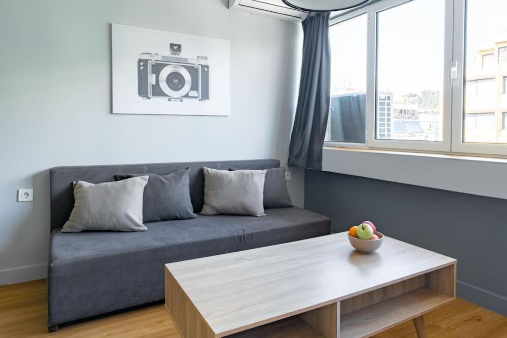 Cozy, Luminous And Comfy 5 Min Walk To Acropolis Apartment Athena Bagian luar foto